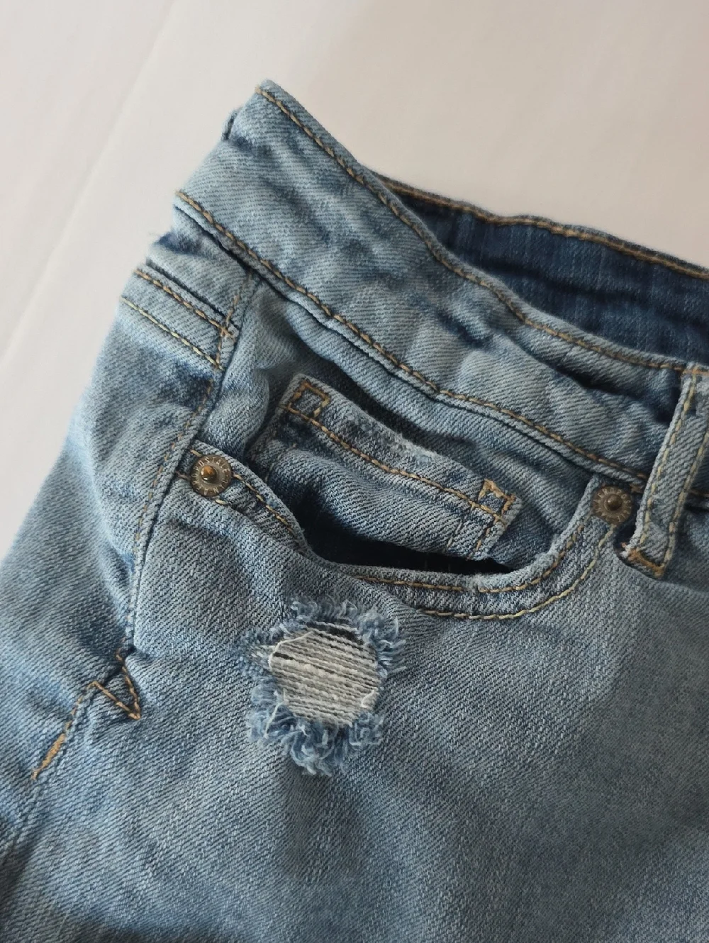 AEROPOSTALE Size (0) MIDI PETITE DENIM SHORTS - Picture 10 of 14